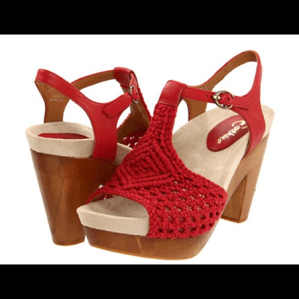 Earthies Crochet Red Platform Pump